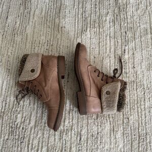 White mountain boots size 8